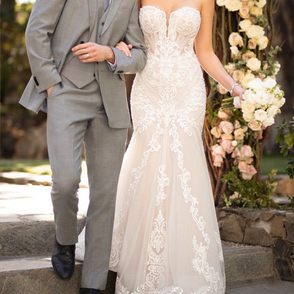 Ivory Essence of Australia Size 10 Wedding Dress Brand New